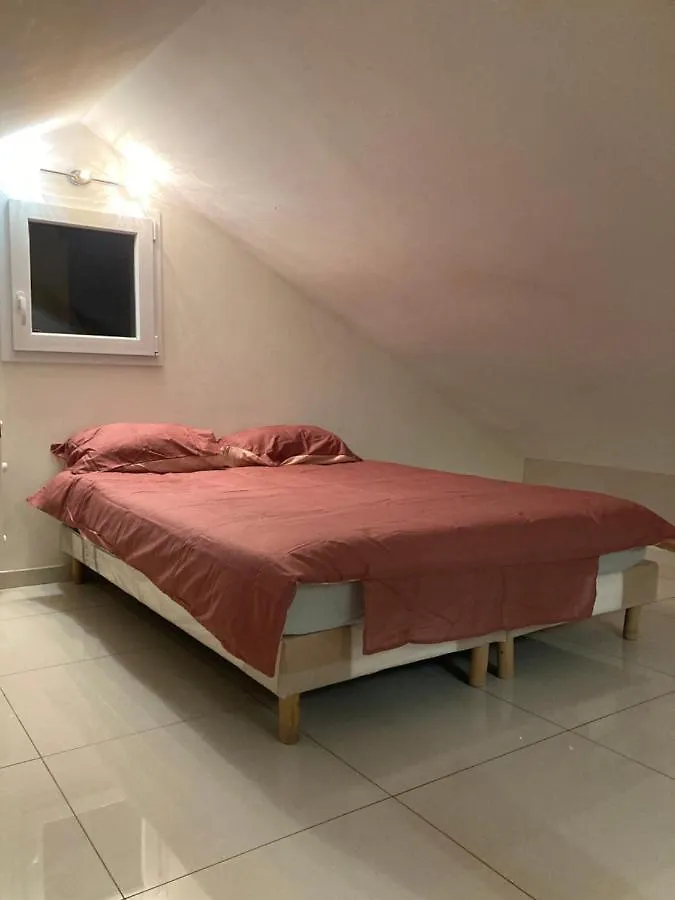Apartment Superbe Appartement Parking Gratuit 2 Aulnay-sous-Bois France